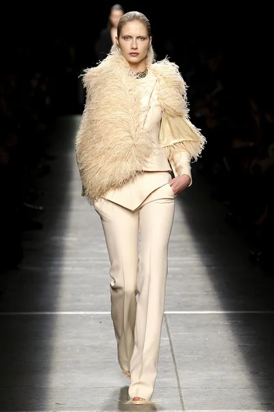 Look 33